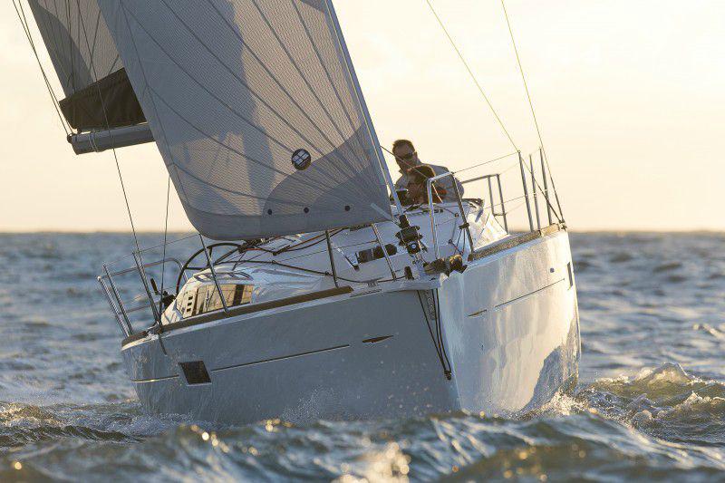 Book yachts online - sailboat - Sun Odyssey 349 - AGIOS NIKOLAOS - rent
