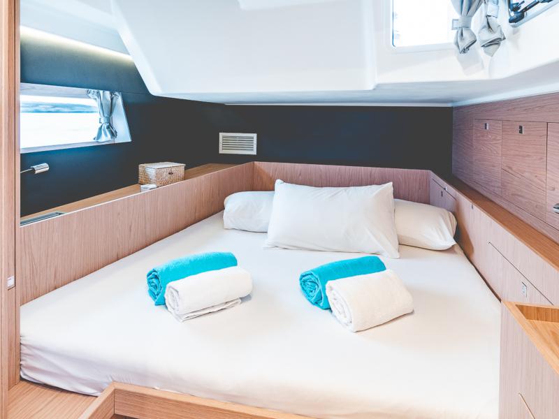 Book yachts online - sailboat - Oceanis 55.1 - Axis Mundi A/C-GEN-SOLAR-ELEC.WC - rent