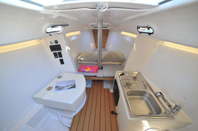 Book yachts online - sailboat - Beneteau 25 Platu - Athos - rent
