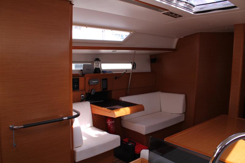 Book yachts online - sailboat - Sun Odyssey 439 - Earth Planet - rent