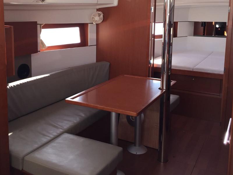 Book yachts online - sailboat - Oceanis 38.1 - Galatea - rent