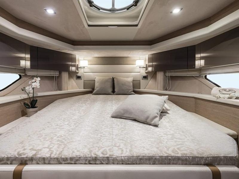 Book yachts online - motorboat - Cranchi Z35 - Vito - rent