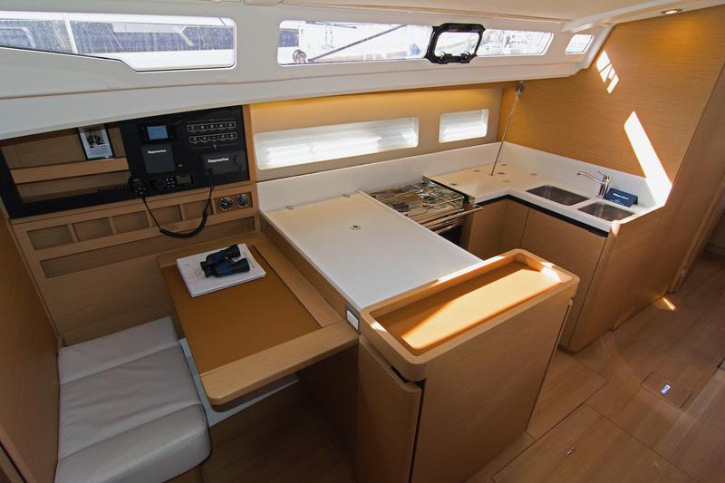 Book yachts online - sailboat - Sun Odyssey 440 - Carlyle - rent