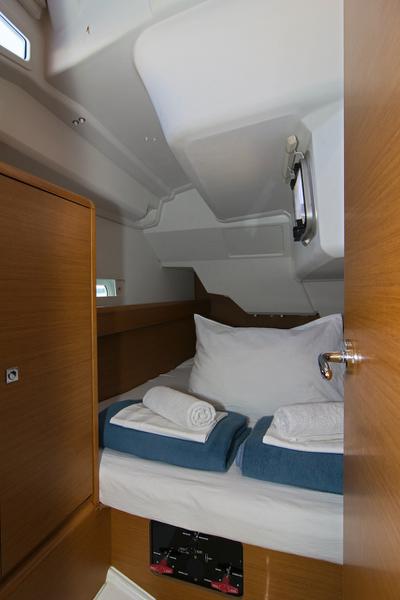 Book yachts online - sailboat - Sun Odyssey 389 - Delta Kiss - rent