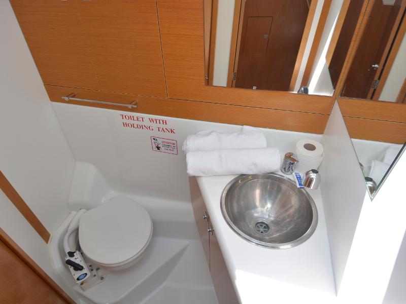 Book yachts online - sailboat - Jeanneau 53 - Žan - rent