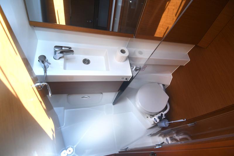 Book yachts online - sailboat - Sun Odyssey 410 - Signum Bravo - rent