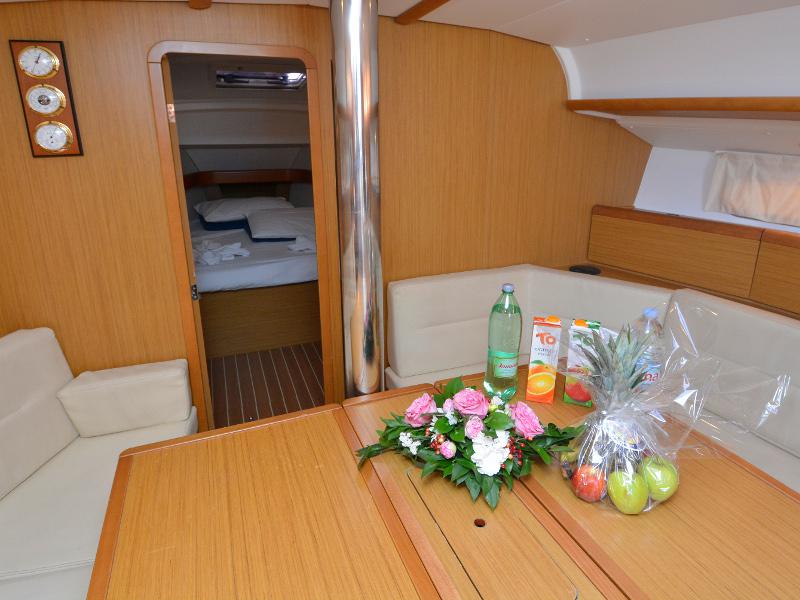Book yachts online - sailboat - Sun Odyssey 42i - Sea Kiss - rent