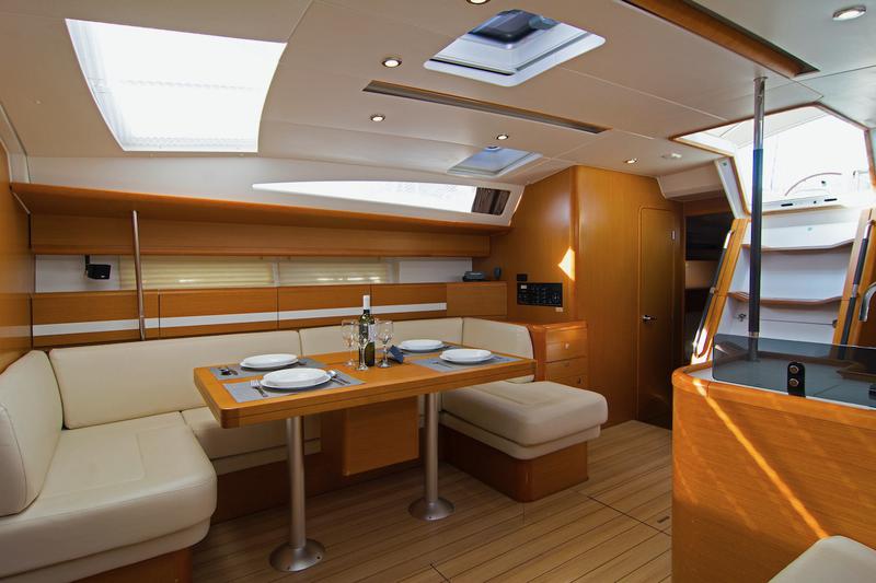 Book yachts online - sailboat - Jeanneau 53 - Omega Kiss  - rent