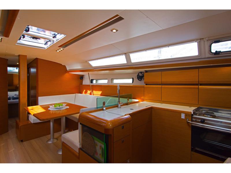 Book yachts online - sailboat - Sun Odyssey 449 - Blue Kiss - rent