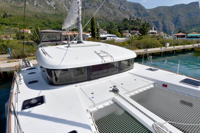 Book yachts online - catamaran - Lagoon 39 - Bakus - rent