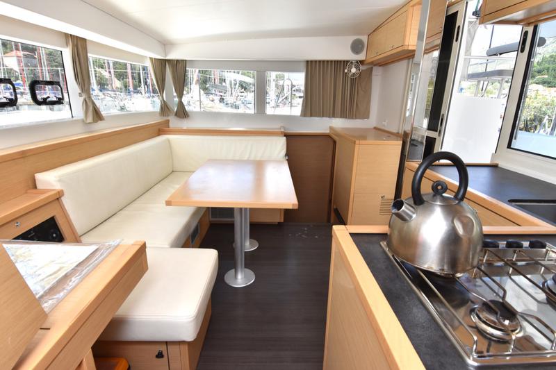 Book yachts online - catamaran - Lagoon 39 - Bakus - rent