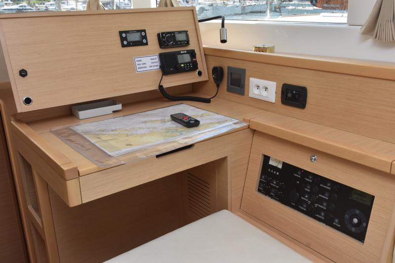 Book yachts online - catamaran - Lagoon 39 - Bakus - rent