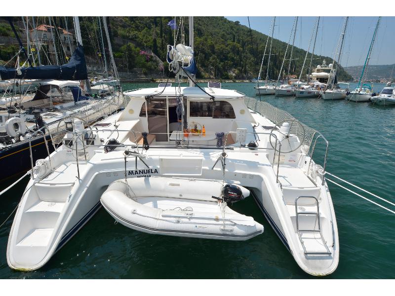 Book yachts online - catamaran - Nautitech 40 - Manuela - rent