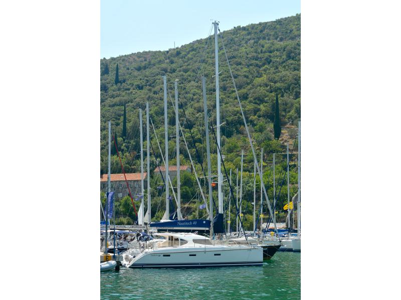 Book yachts online - catamaran - Nautitech 40 - Manuela - rent