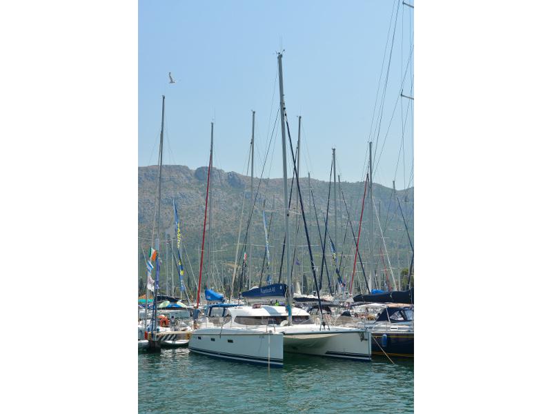 Book yachts online - catamaran - Nautitech 40 - Manuela - rent