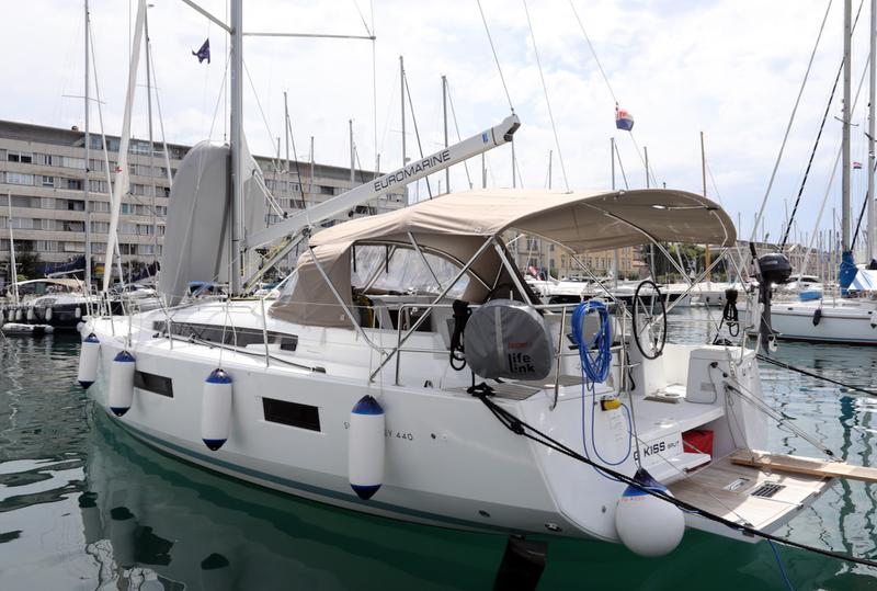 Book yachts online - sailboat - Sun Odyssey 440 - Big Kiss - rent
