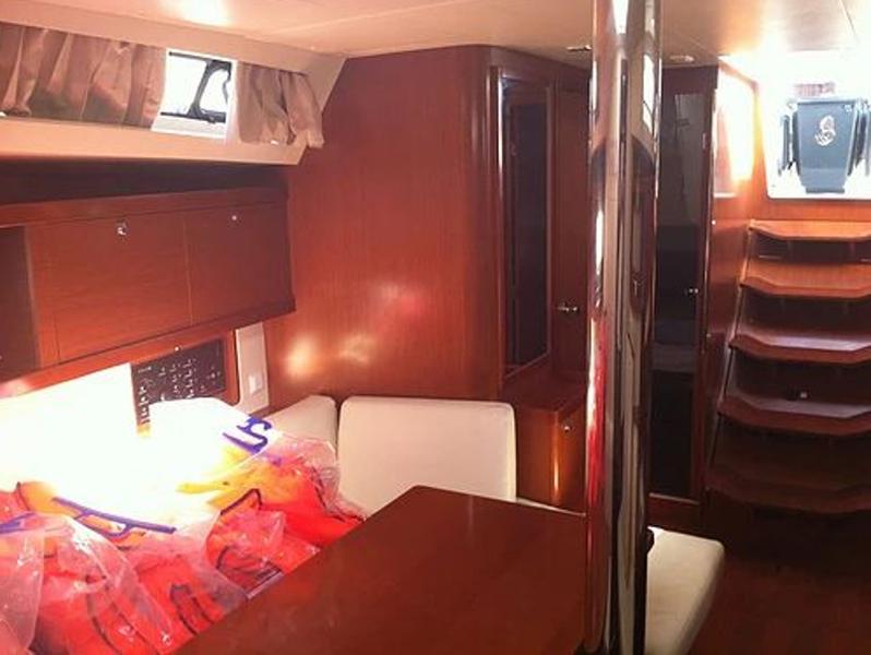 Book yachts online - sailboat - Oceanis 41 S - Slunicko - rent