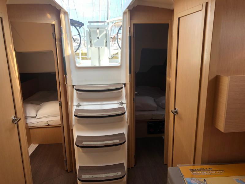 Book yachts online - sailboat - Oceanis 38.1 - Foxy - rent