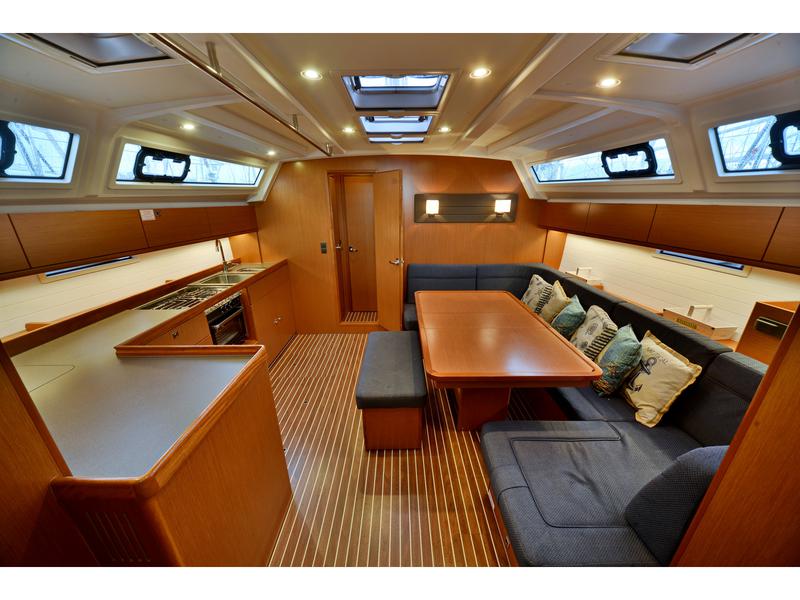 Book yachts online - sailboat - Bavaria Cruiser 46 - Aelia - rent