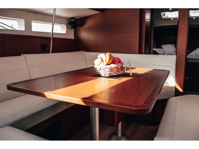 Book yachts online - sailboat - Sun Odyssey 519 - LA FLACA - rent