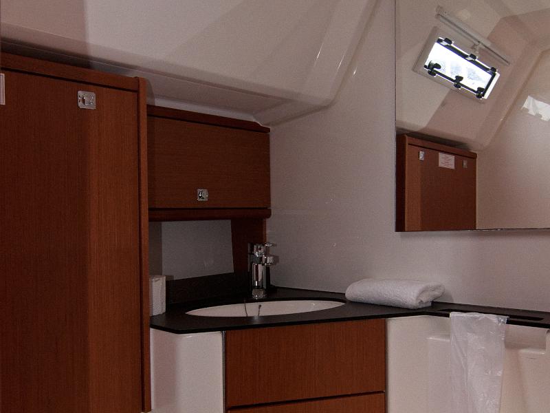 Book yachts online - sailboat - Bavaria Cruiser 46 - Diamond Kiss - rent