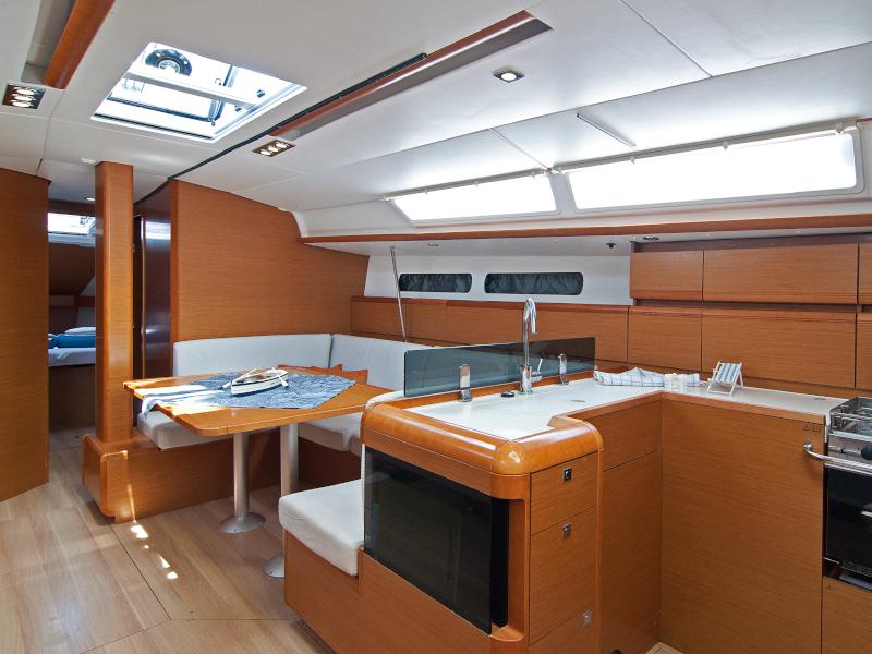Book yachts online - sailboat - Sun Odyssey 439 - Split Kiss - rent