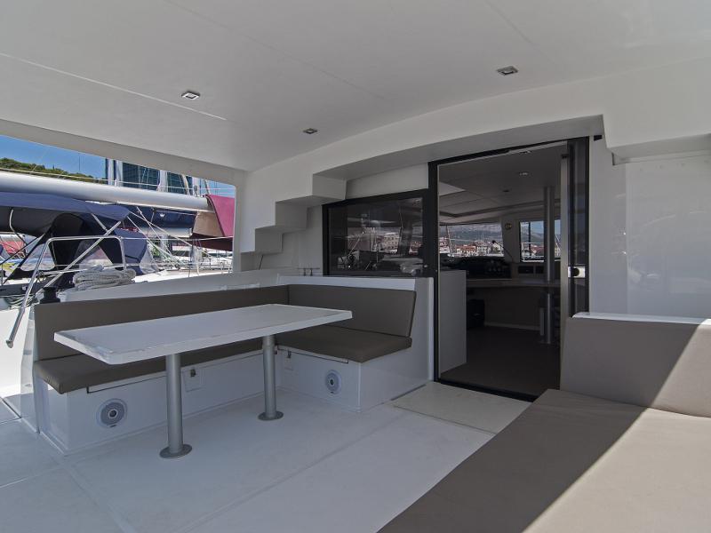 Book yachts online - catamaran - Bali 4.5 - Adria Nikita - rent