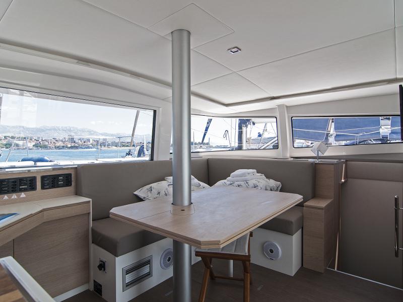 Book yachts online - catamaran - Bali 4.5 - Adria Nikita - rent