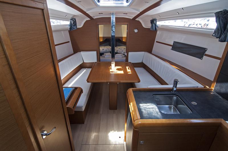 Book yachts online - sailboat - Sun Odyssey 349 - Lucy Kiss - rent