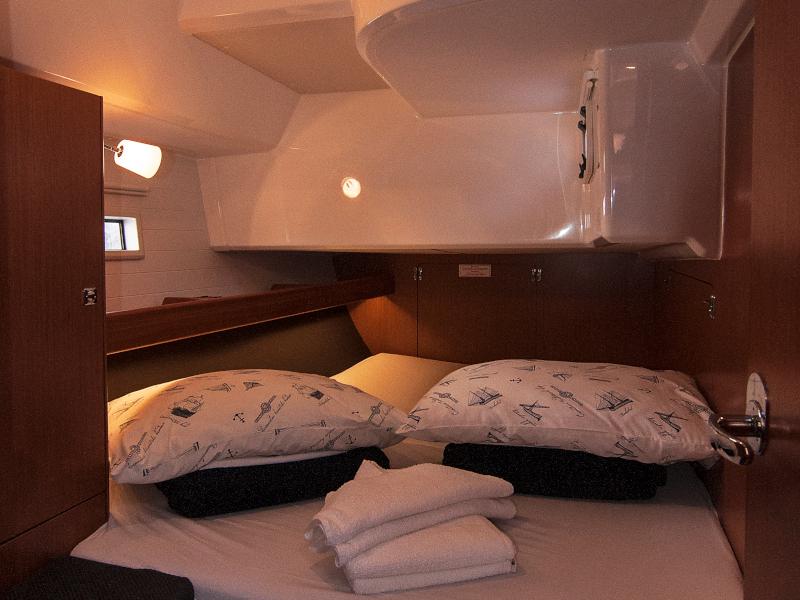 Book yachts online - sailboat - Bavaria Cruiser 46 - Adria Sonja - rent