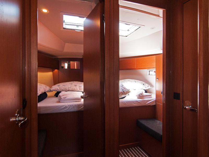 Book yachts online - sailboat - Bavaria Cruiser 46 - Adria Sonja - rent