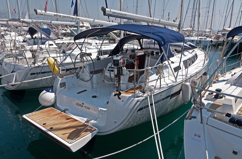 Book yachts online - sailboat - Bavaria 37 Cruiser - Adria Sun - rent