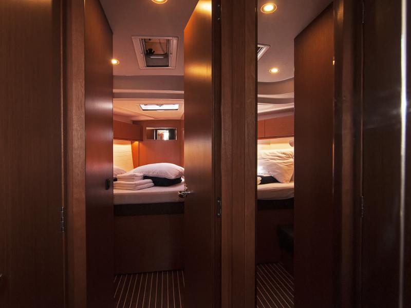 Book yachts online - sailboat - Bavaria Cruiser 51 - Adria Ivana - rent