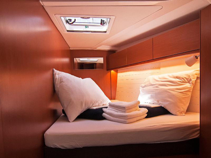 Book yachts online - sailboat - Bavaria Cruiser 51 - Adria Ivana - rent