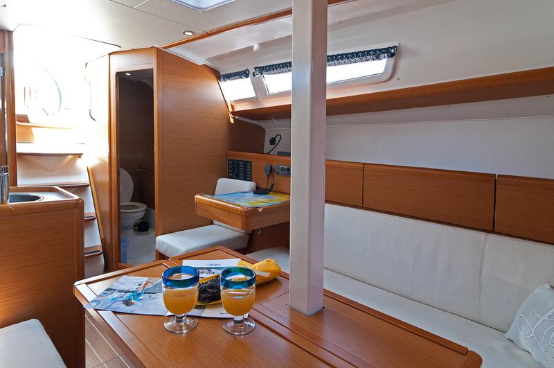 Book yachts online - sailboat - Sun Odyssey 33i - Kiki Kiss - rent