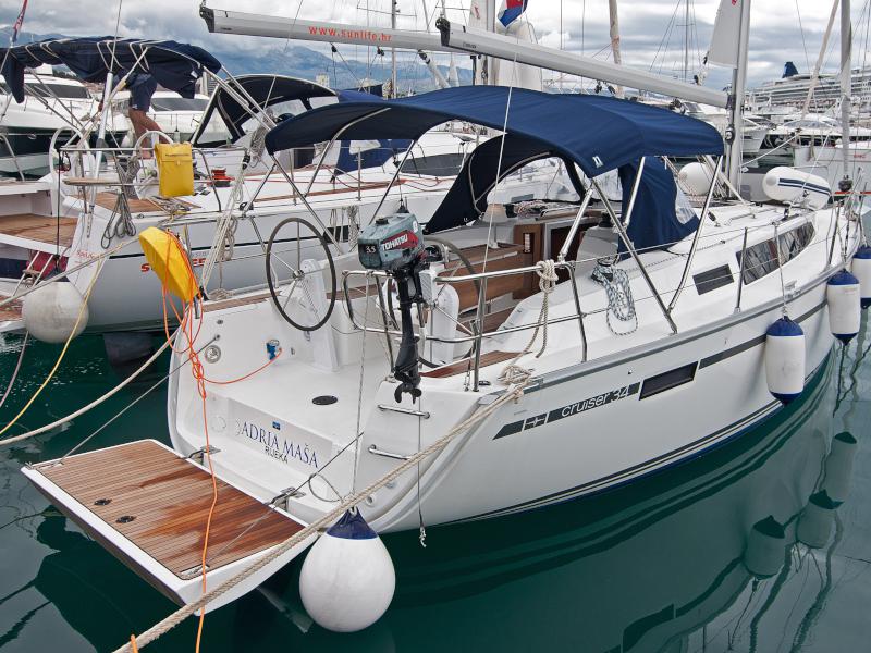 Book yachts online - sailboat - Bavaria Cruiser 34 - Adria Maša - rent