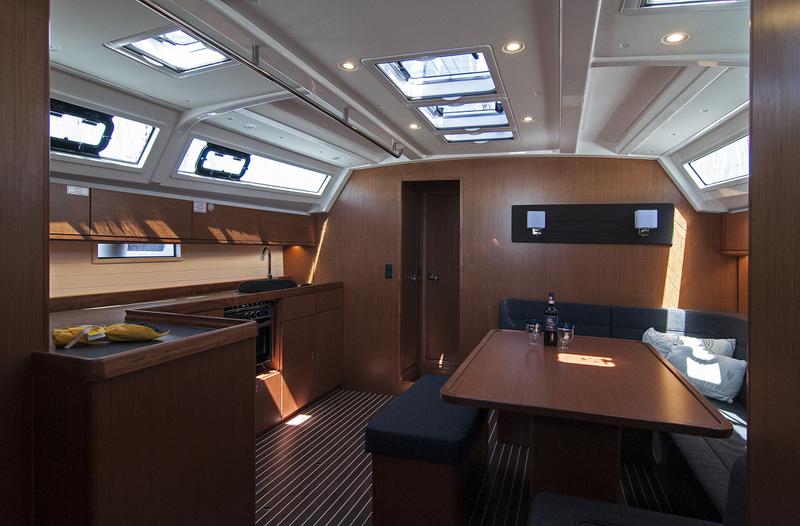 Book yachts online - sailboat - Bavaria Cruiser 46 - Adria Myriam - rent