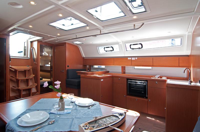 Book yachts online - sailboat - Bavaria Cruiser 51 - Adria Star - rent