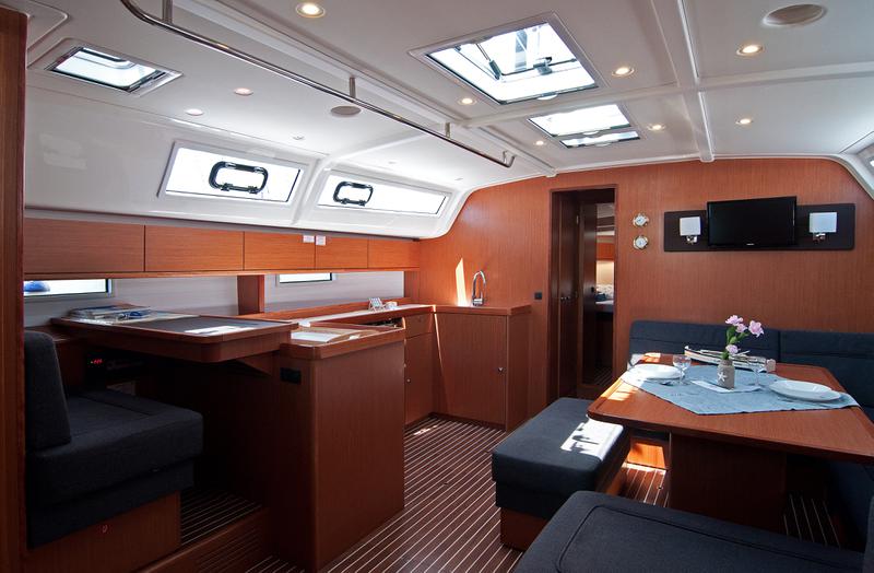 Book yachts online - sailboat - Bavaria Cruiser 51 - Adria Star - rent