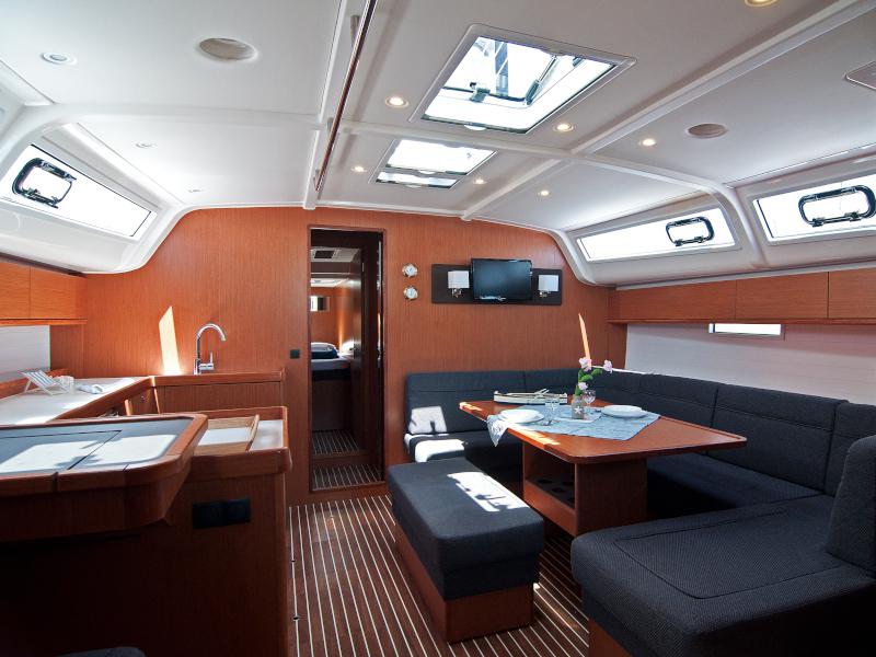 Book yachts online - sailboat - Bavaria Cruiser 51 - Adria Star - rent