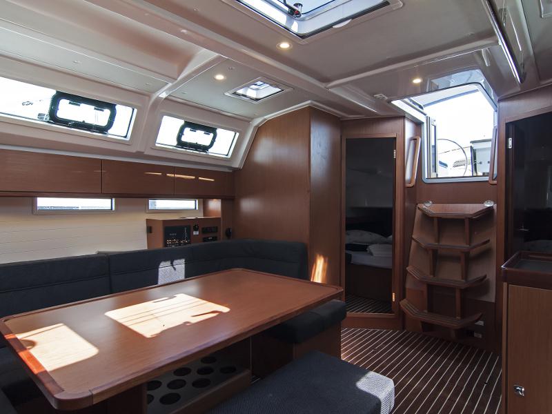 Book yachts online - sailboat - Bavaria Cruiser 46 - Adria Mimi - rent