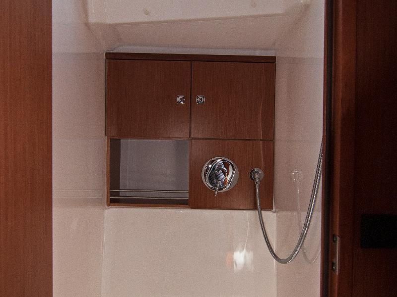 Book yachts online - sailboat - Bavaria Cruiser 46 - Adria Mimi - rent