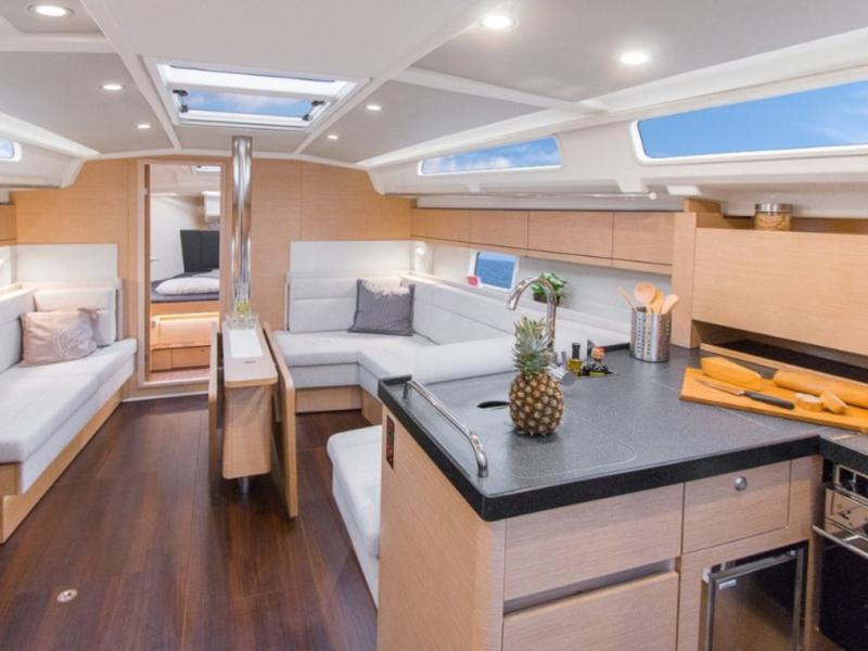 Book yachts online - sailboat - Hanse 418 - Maja - rent