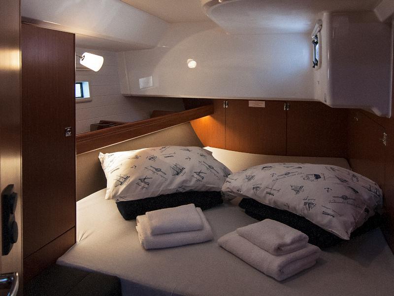 Book yachts online - sailboat - Bavaria Cruiser 46 - Adria Kristina - rent