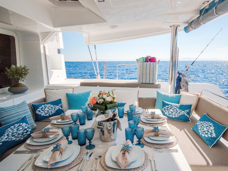 Book yachts online - catamaran - Lagoon 52 - 6 cabin verison - Lucky clover - rent