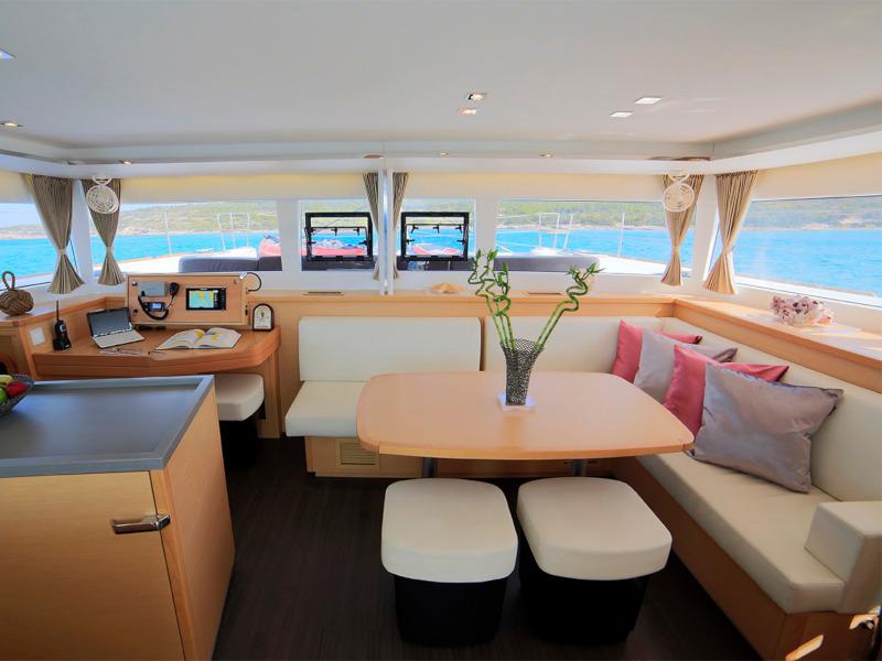 Book yachts online - catamaran - Lagoon 450 S - Daniela II - rent