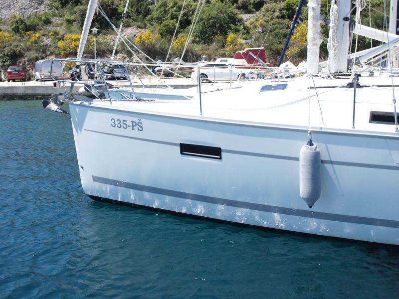 Book yachts online - sailboat - Bavaria 36 - Sea Wolf - rent