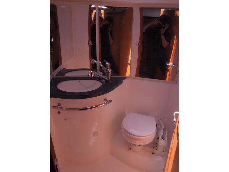 Book yachts online - sailboat - Bavaria 42 - Sea King - rent