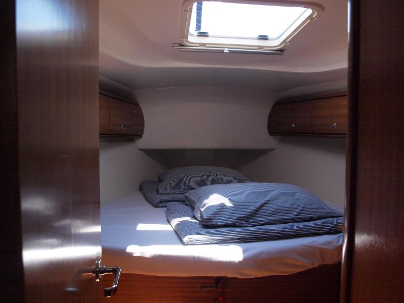 Book yachts online - sailboat - Bavaria 42 - Sea King - rent