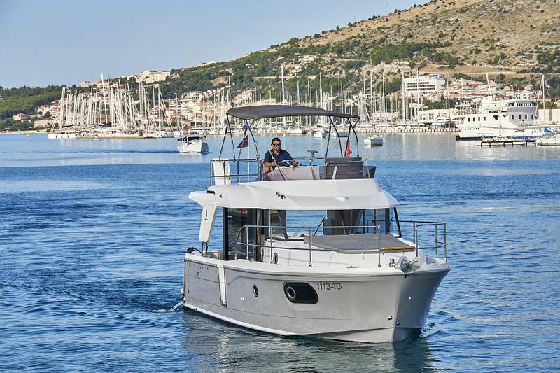 Book yachts online - motorboat - Beneteau Swift Trawler 30 - Odysseus - rent